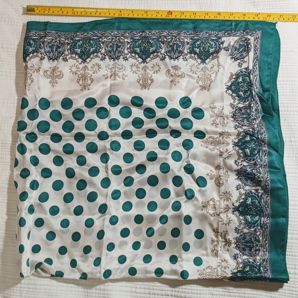 Vintage polkadot scarf, square - Picture 3 of 3